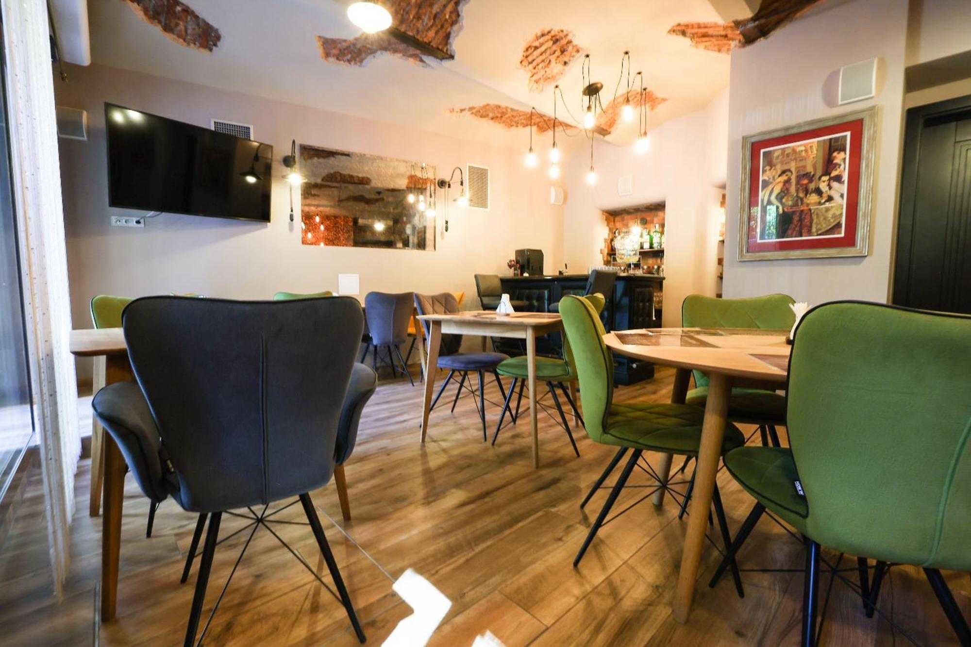 Boutique Hotel Ambiente ****+ Karlsbad Exteriör bild