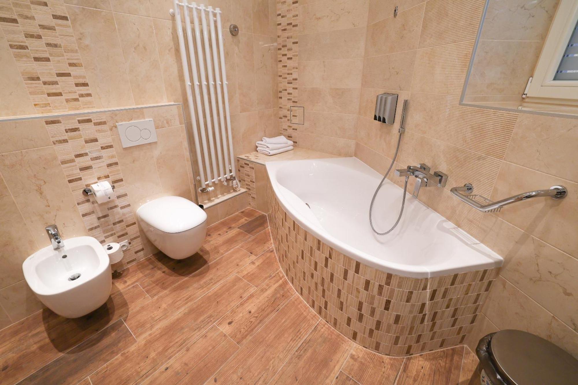 Boutique Hotel Ambiente ****+ Karlsbad Exteriör bild