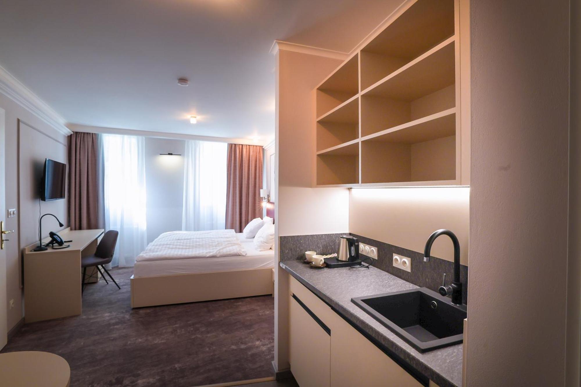 Boutique Hotel Ambiente ****+ Karlsbad Exteriör bild