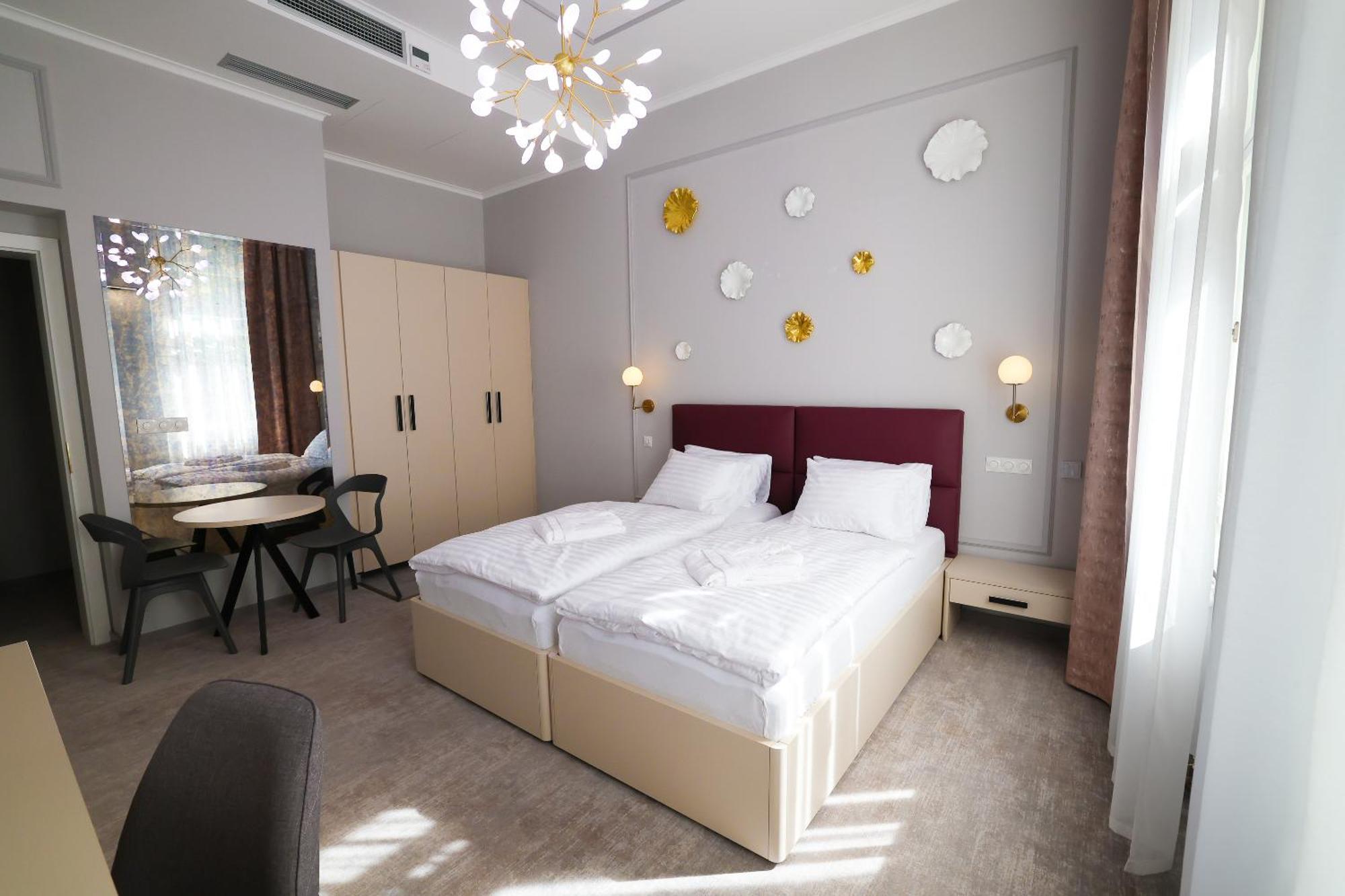 Boutique Hotel Ambiente ****+ Karlsbad Exteriör bild