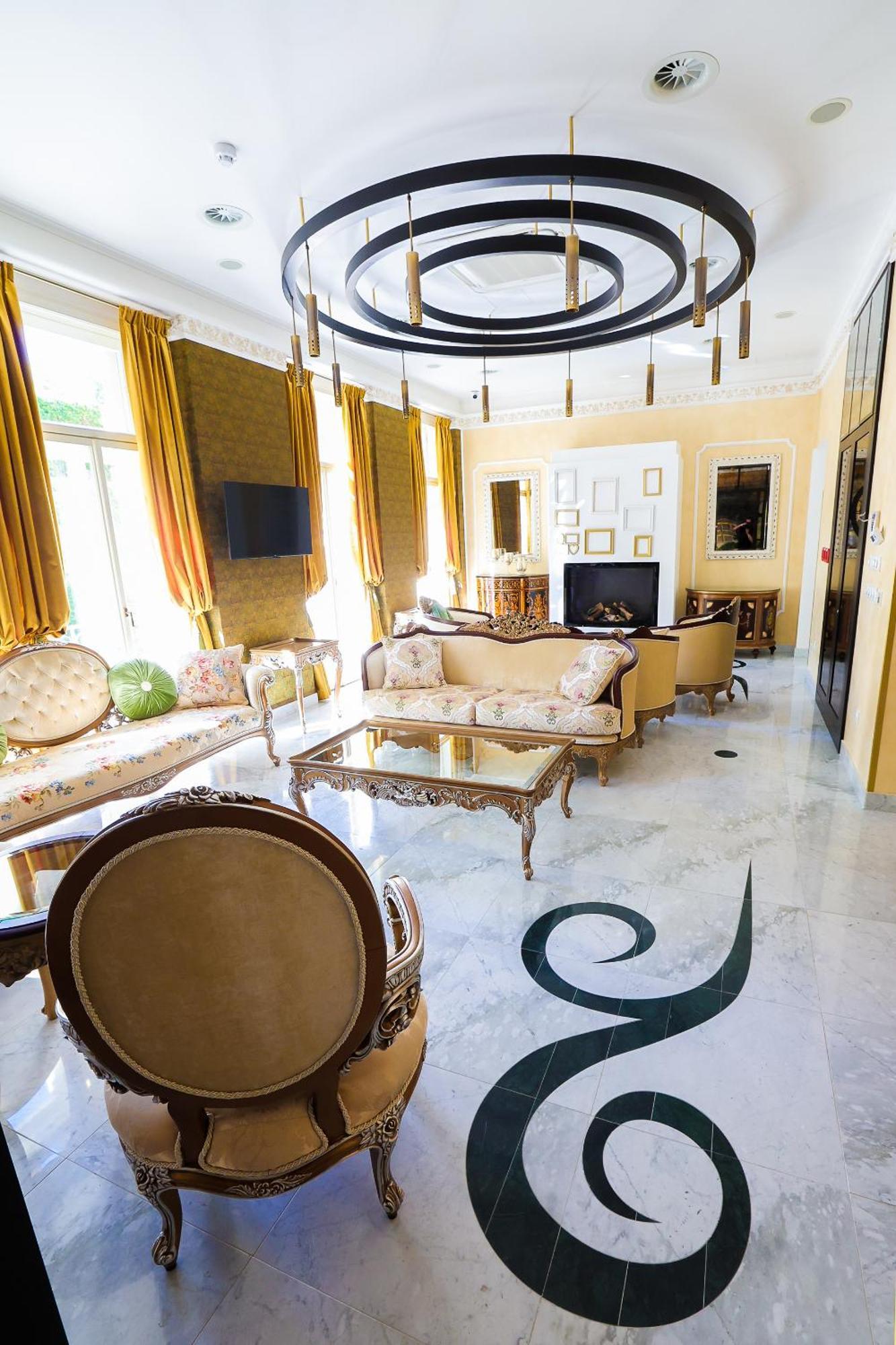 Boutique Hotel Ambiente ****+ Karlsbad Exteriör bild