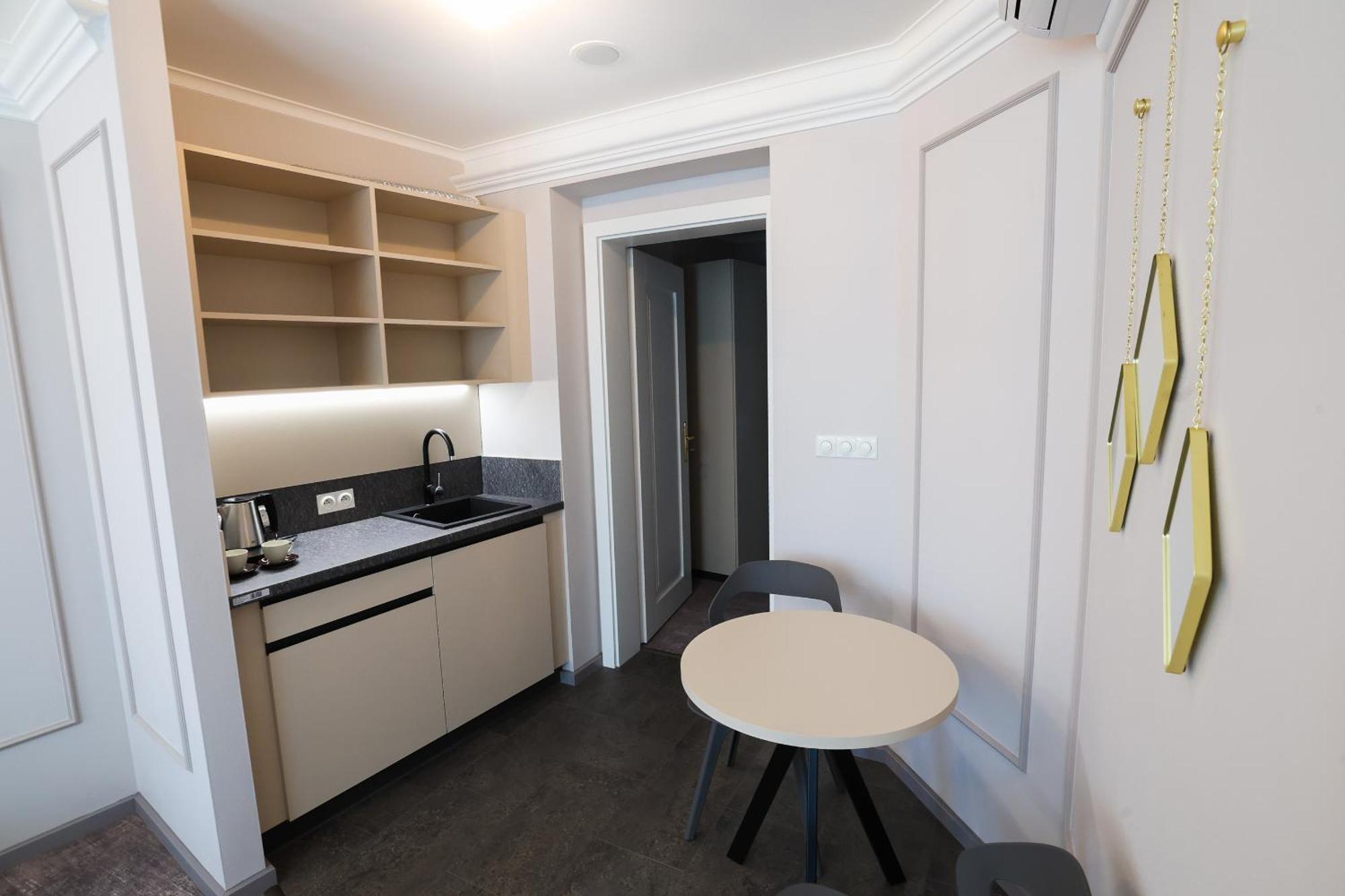 Boutique Hotel Ambiente ****+ Karlsbad Exteriör bild