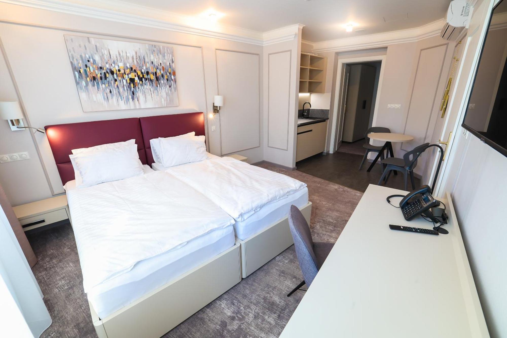Boutique Hotel Ambiente ****+ Karlsbad Exteriör bild