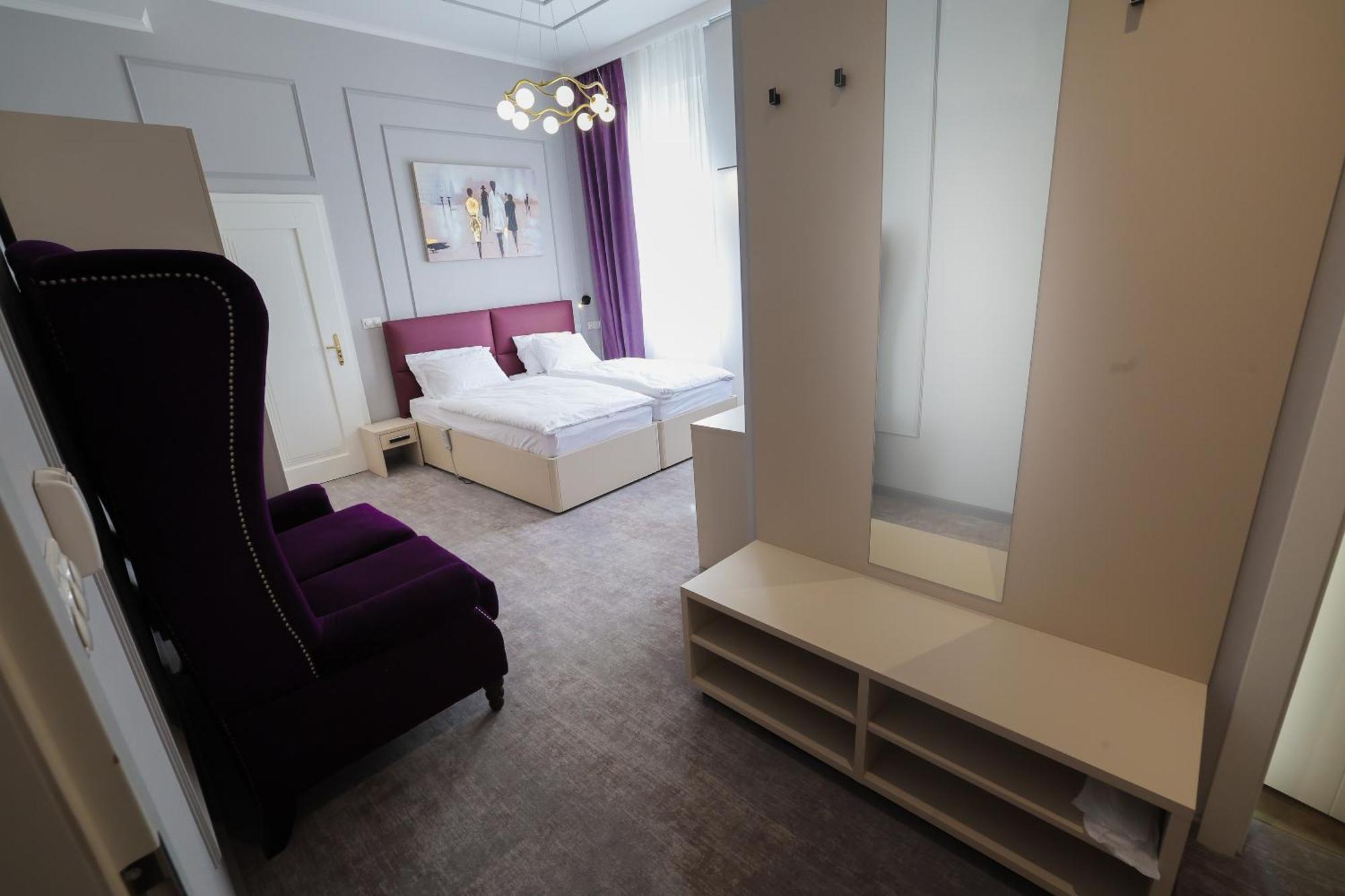 Boutique Hotel Ambiente ****+ Karlsbad Exteriör bild
