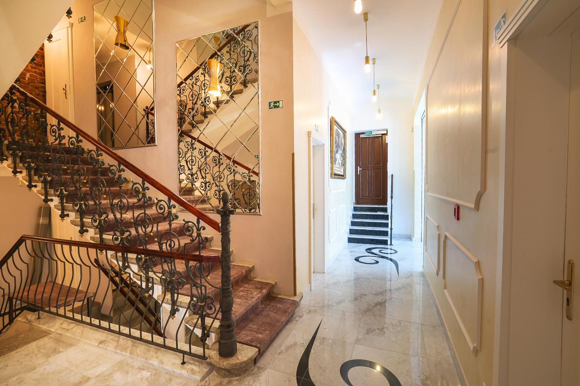 Boutique Hotel Ambiente ****+ Karlsbad Exteriör bild